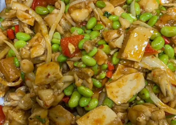 Stir-Fried Edamame with Tofu and Mushrooms